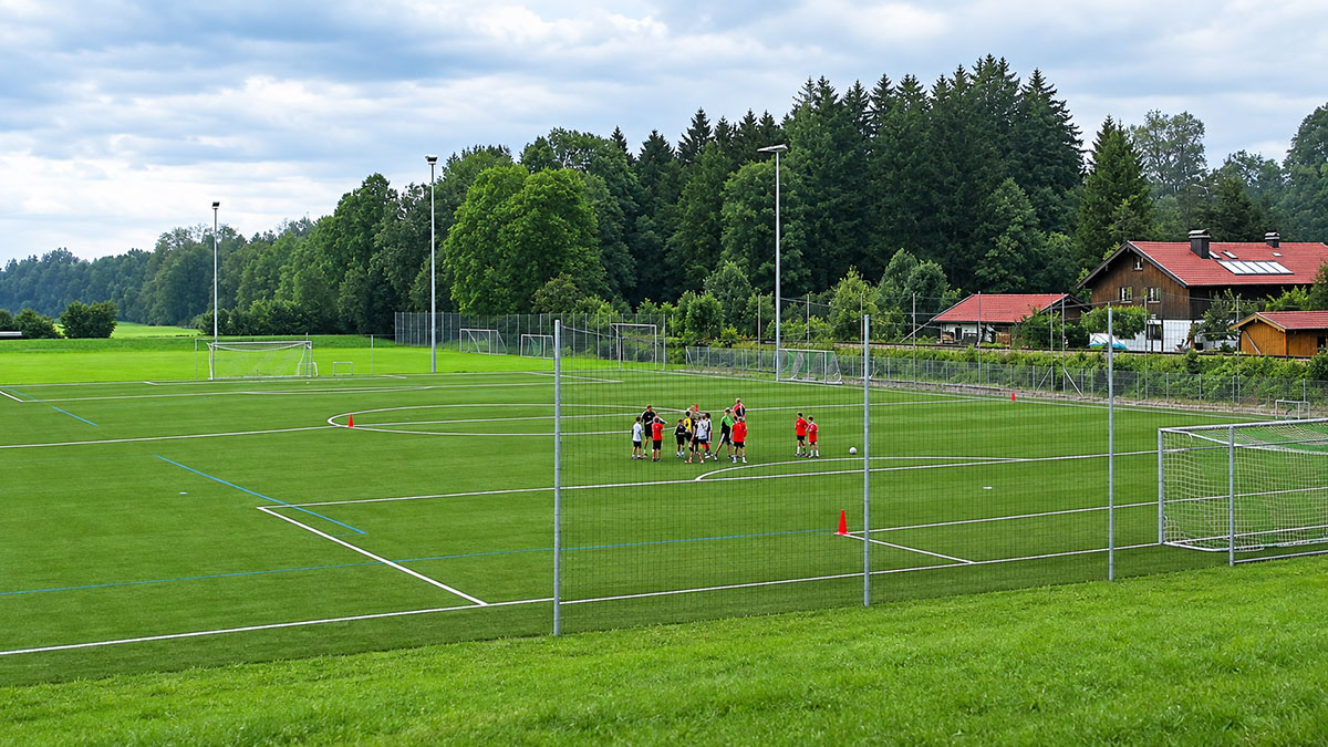 Kunstrasenplatz des SC Gai&szlig;ach in Obergries